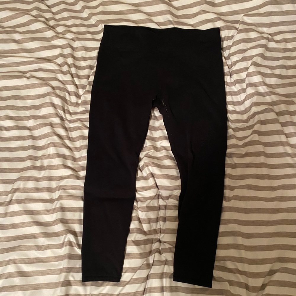 Fabletics mid-rise 7/8 Powerhold leggings